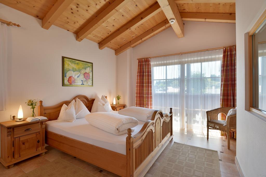 Hotel Theresia Garni سانكت يوهان ان تيرو الغرفة الصورة
