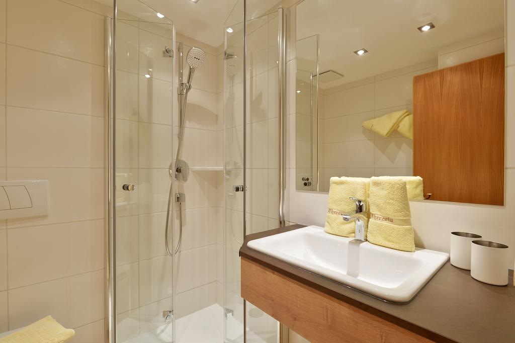 Hotel Theresia Garni سانكت يوهان ان تيرو الغرفة الصورة